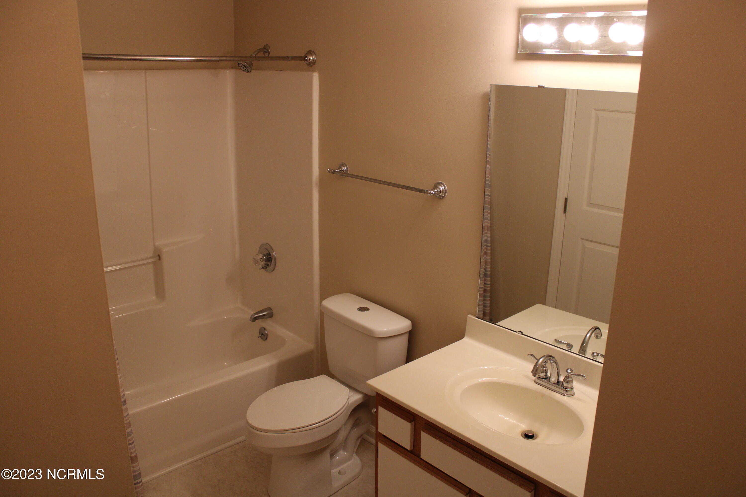 605 Spring Forest Road, Unit B Greenville, NC 27834 - Photo 9 of 36 IMG_1333