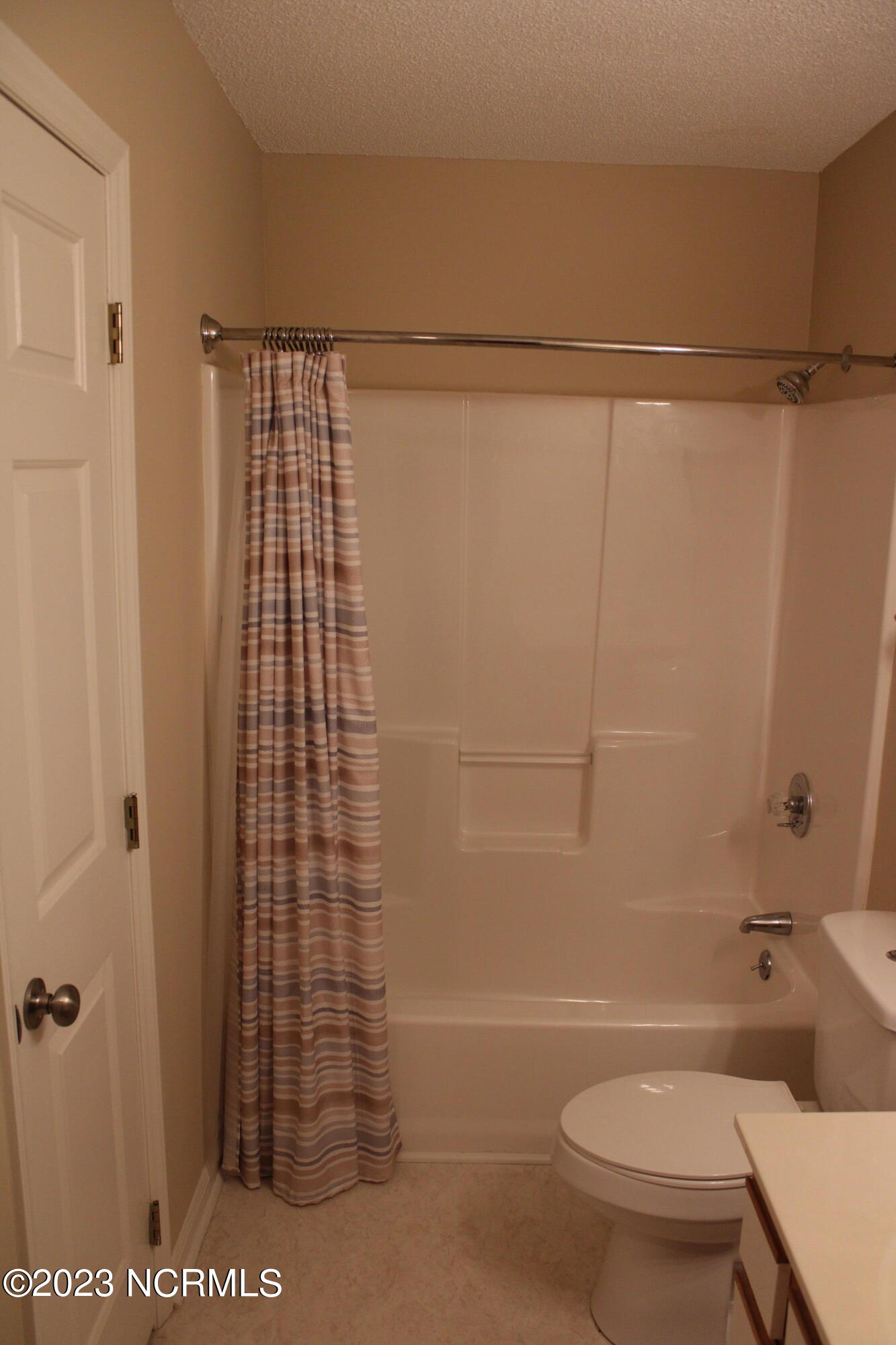 605 Spring Forest Road, Unit B Greenville, NC 27834 - Photo 10 of 36 IMG_1334