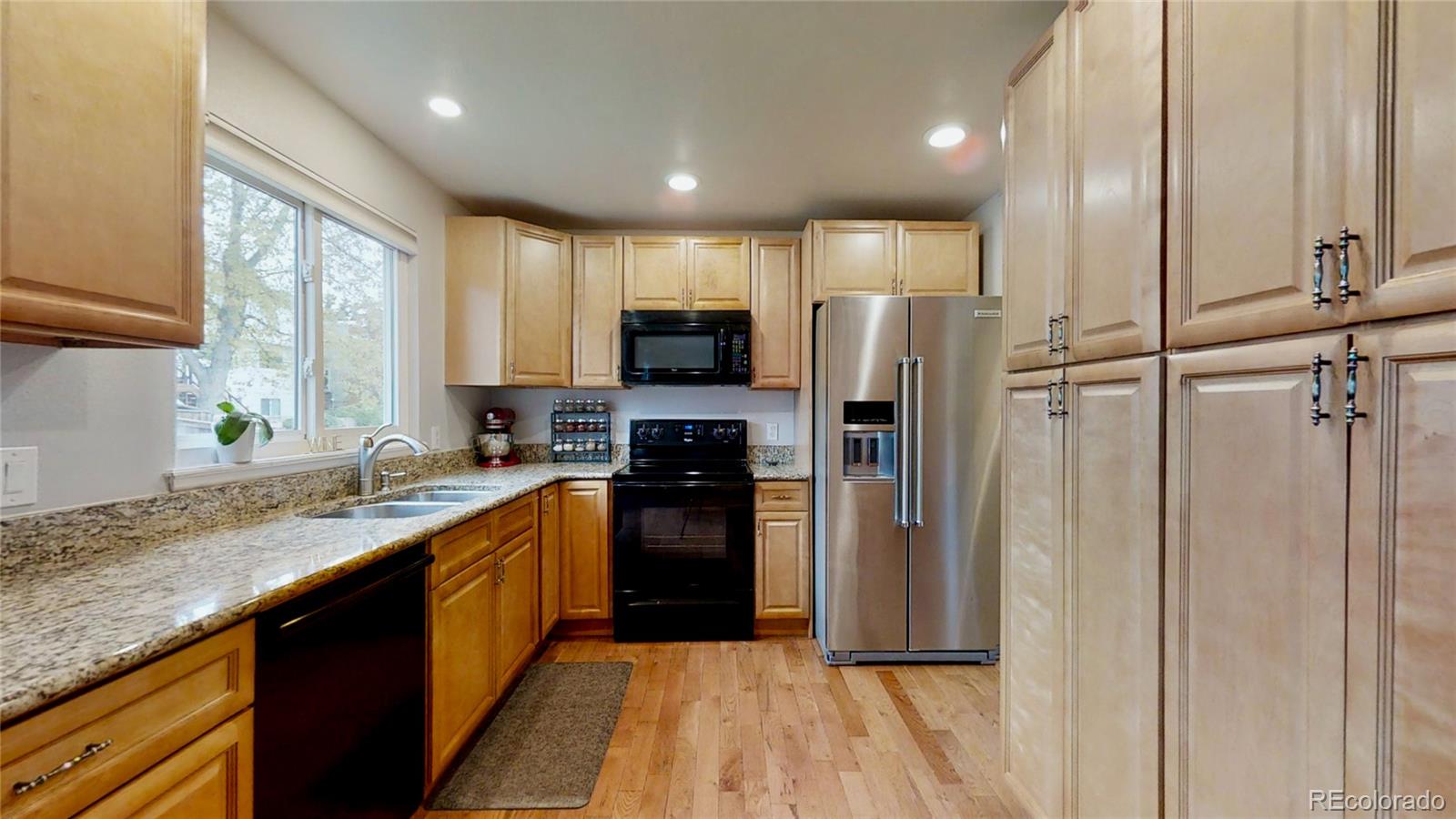 9263 Montrose Way Highlands Ranch, CO 80126 - Photo 12 of 30 Gallery Image 12