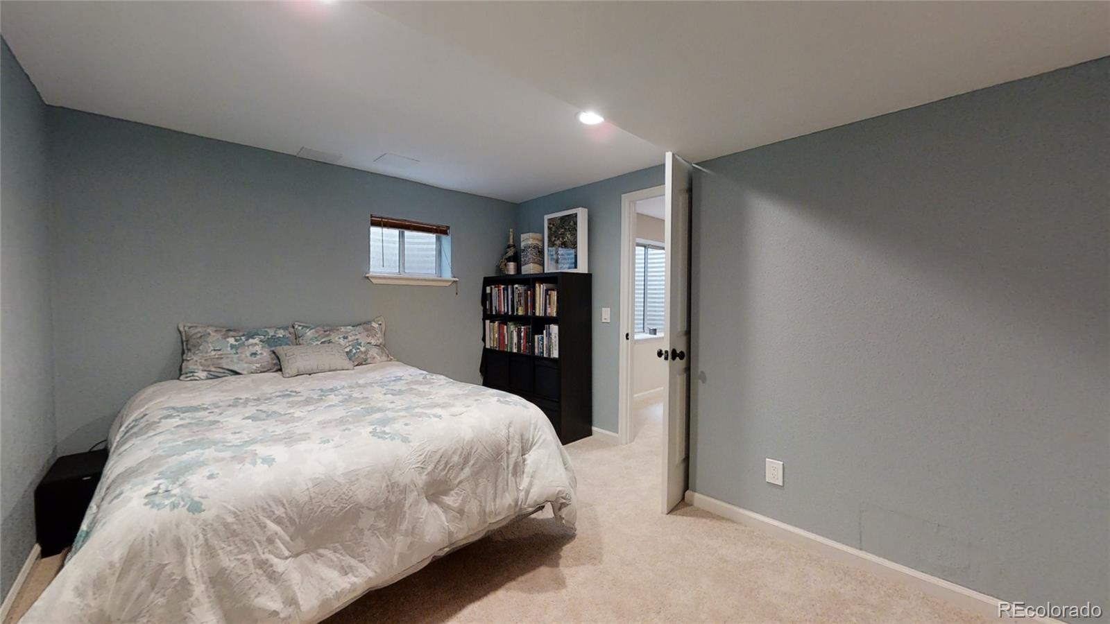 9263 Montrose Way Highlands Ranch, CO 80126 - Photo 25 of 30 Gallery Image 25