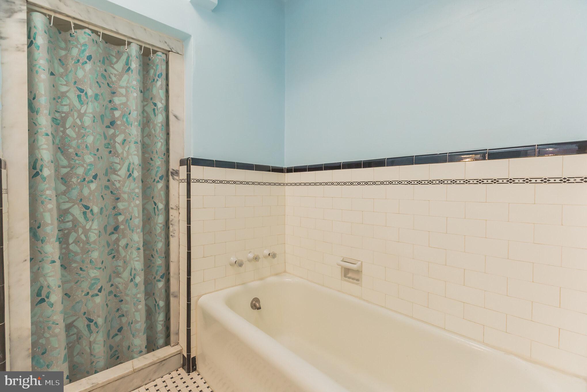 241 Huntley Road Upper Darby, PA 19082 - Photo 15 of 31