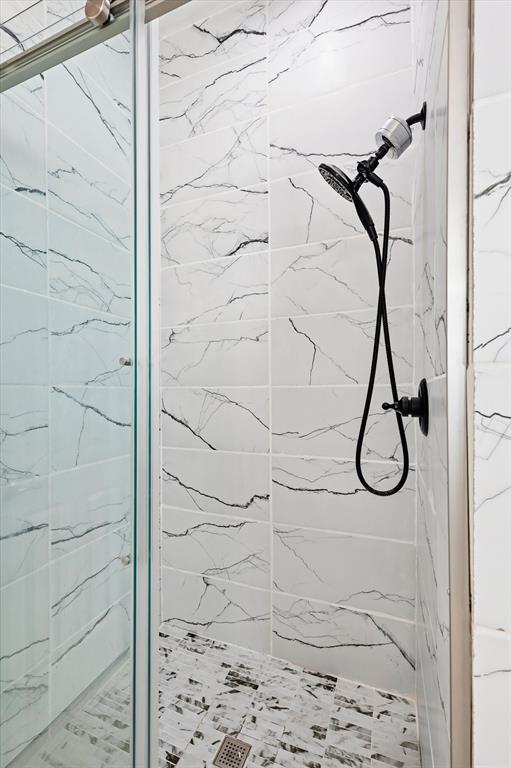 2147 Hunt Club Trail Frisco, TX 75033 - Photo 18 of 27 a bathroom with a shower