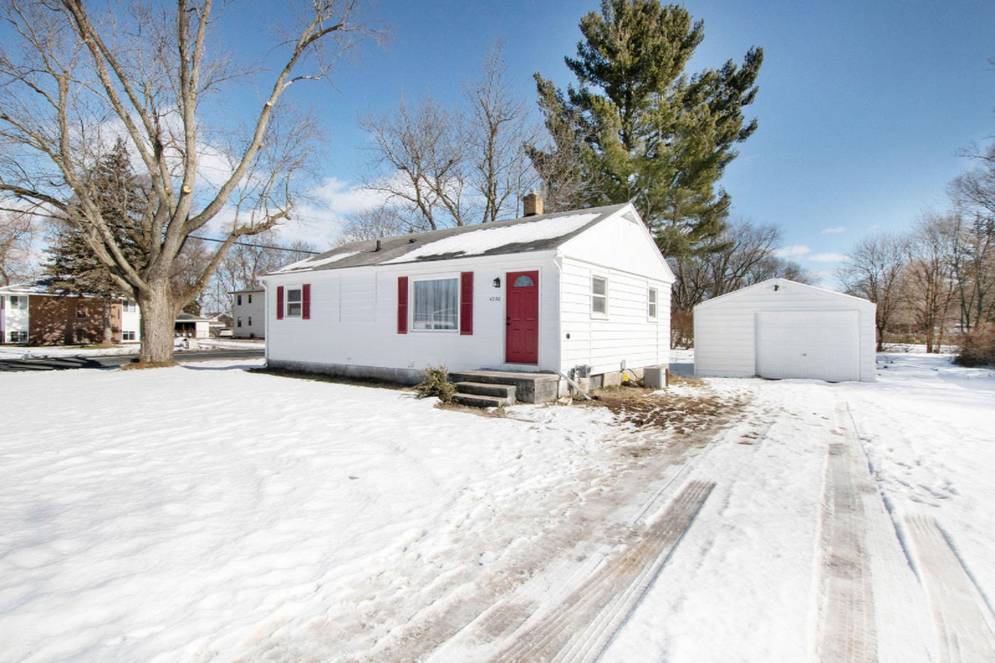 4232 Mt Olivet Road Kalamazoo, MI 49004 - Photo 2 of 26 IMG_6814