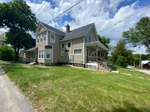 $1,750 | 21 Highland Avenue, Unit 1, Claremont, NH 03743