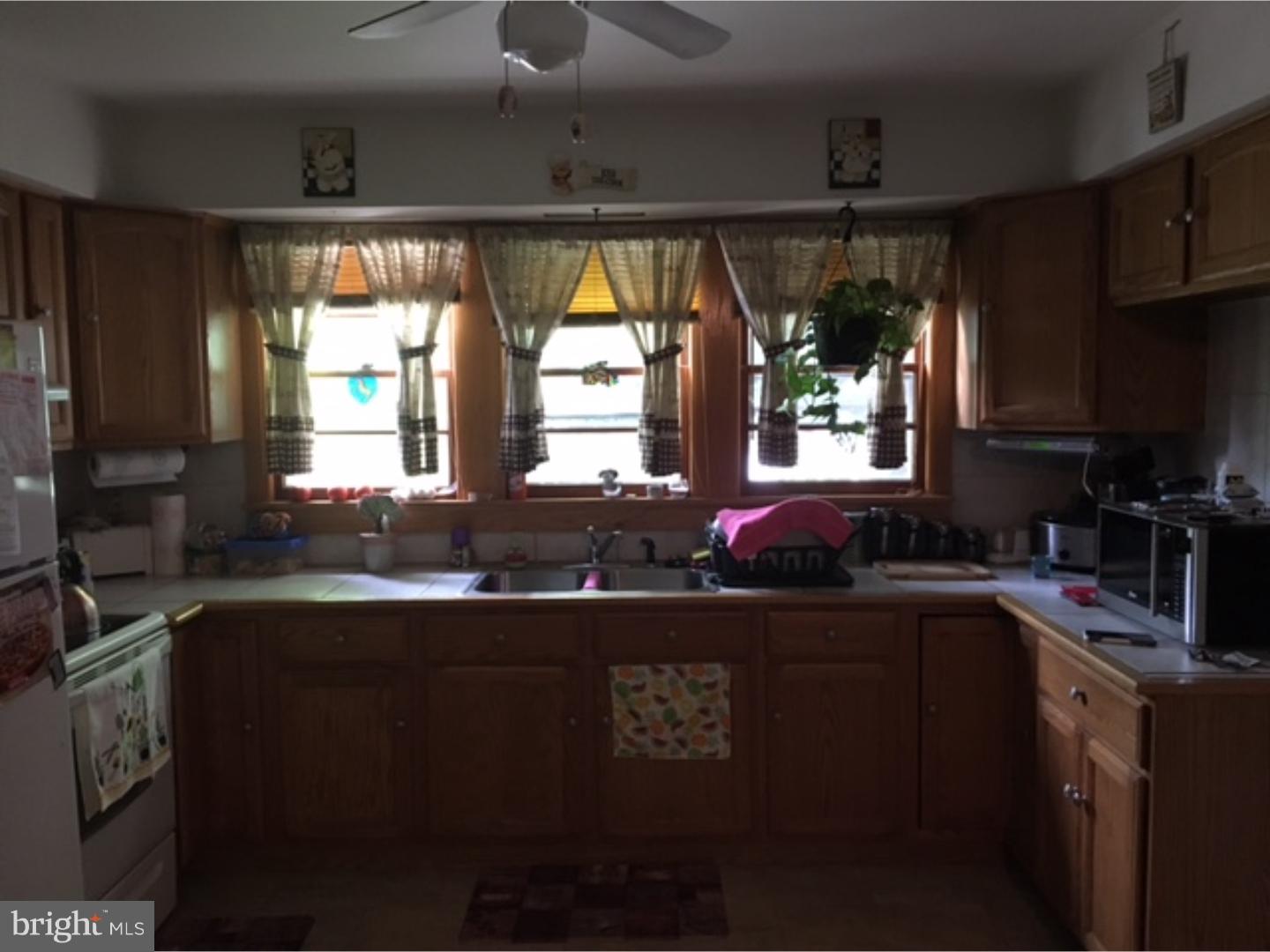 11 Spring Street Bridgeton, NJ 08302 - Photo 6 of 23 Kitchen