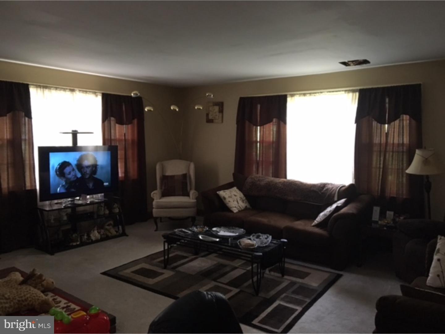 11 Spring Street Bridgeton, NJ 08302 - Photo 8 of 23 Living Room