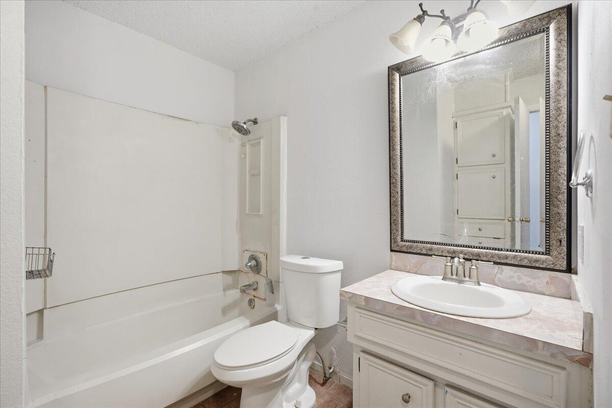 804 East 79th Street Lubbock, TX 79404 - Photo 10 of 12 10-nmdm-E79th-10