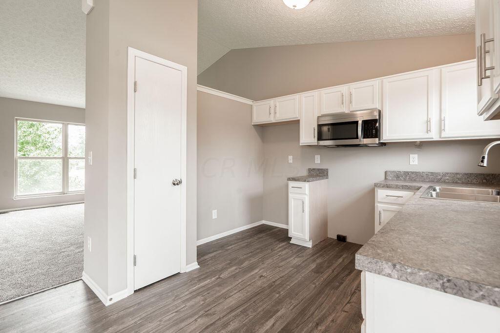 2356 Edmonton Road Columbus, OH 43229 - Photo 12 of 20 R1 (12)