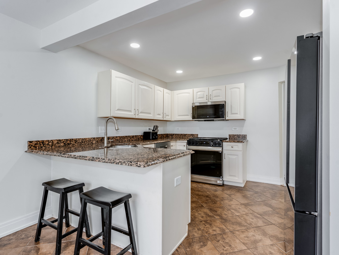 3721 Harms Road Joliet, IL 60435 - Photo 11 of 28