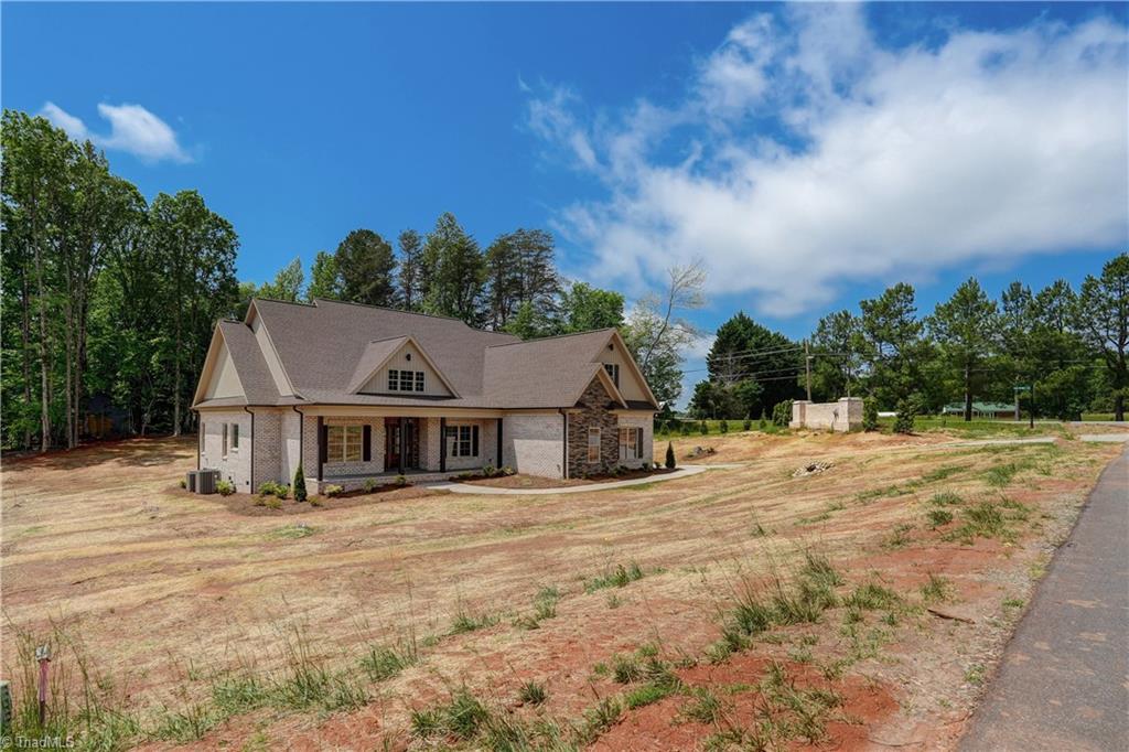 7623 Pemberly Court Oak Ridge, NC 27310 - Photo 3 of 31