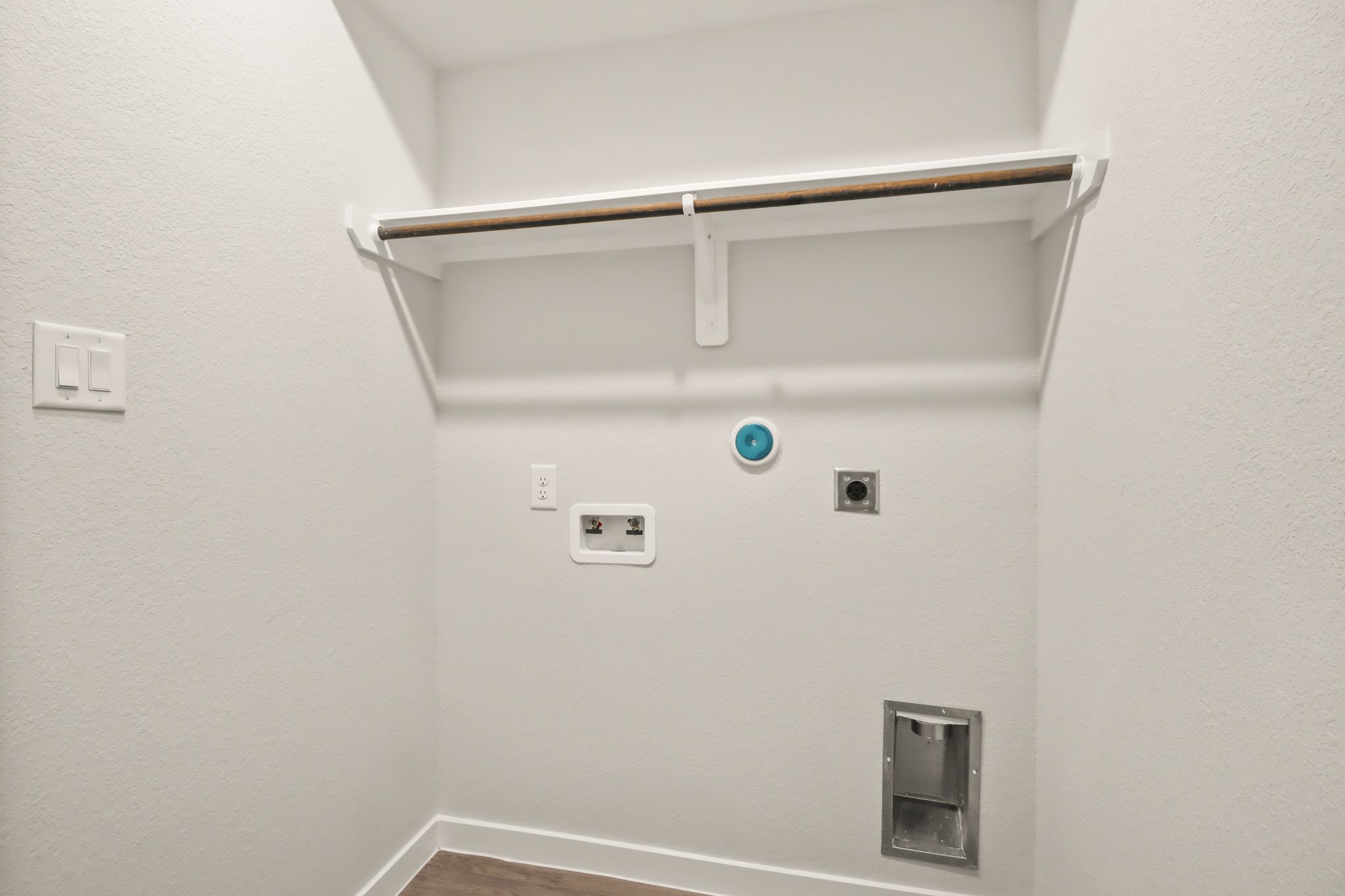 16922 Needlepoint Drive Conroe, TX 77302 - Photo 11 of 31 a view of door