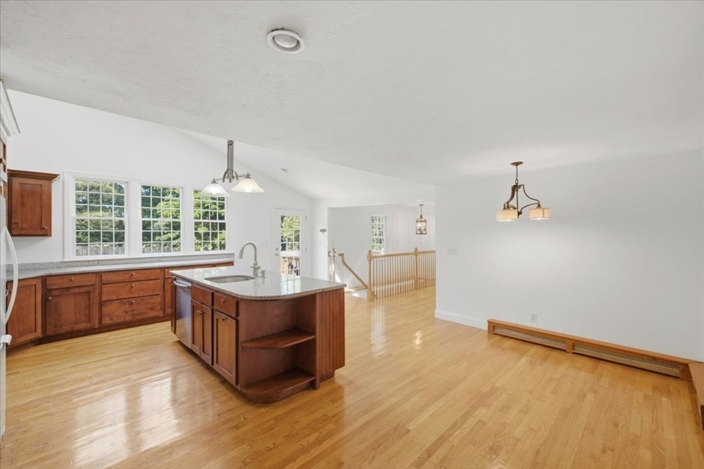 320 First Parish Road Scituate, MA 02066 - Photo 11 of 34