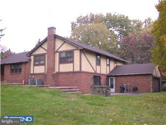 206-8 Moredun Road Philadelphia, PA 19115 - Photo 3 of 12 Exterior Back