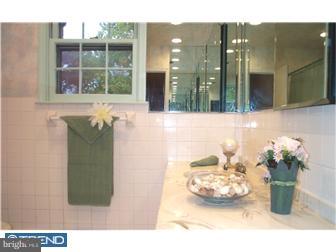 206-8 Moredun Road Philadelphia, PA 19115 - Photo 10 of 12 Bathroom