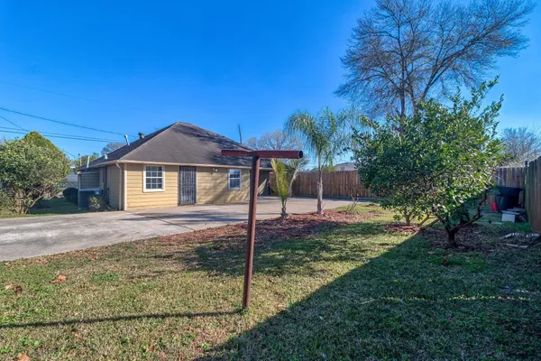 $1,700 | 8004 Mendez Street, Houston, TX 77029
