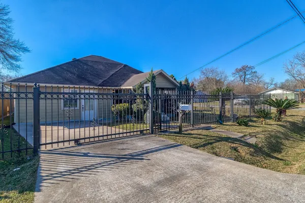 $1,700 | 8004 Mendez Street, Houston, TX 77029