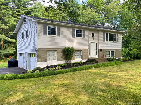 $490,000 | 43 Julie Drive, Hopewell Junction, NY 12533