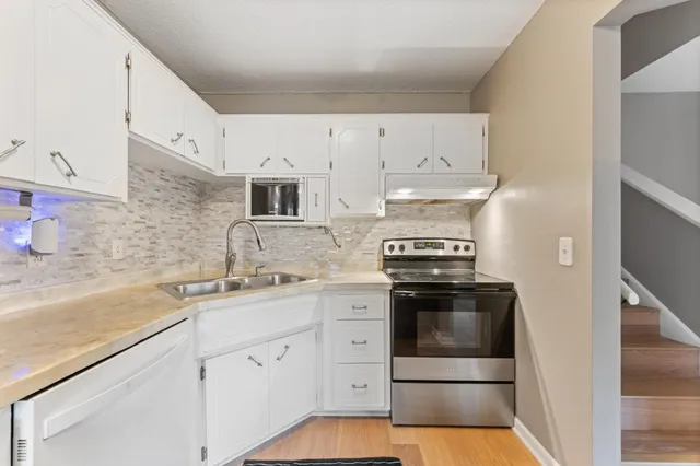 $240,000 | 14960 Dodd Boulevard, Rosemount, MN 55068