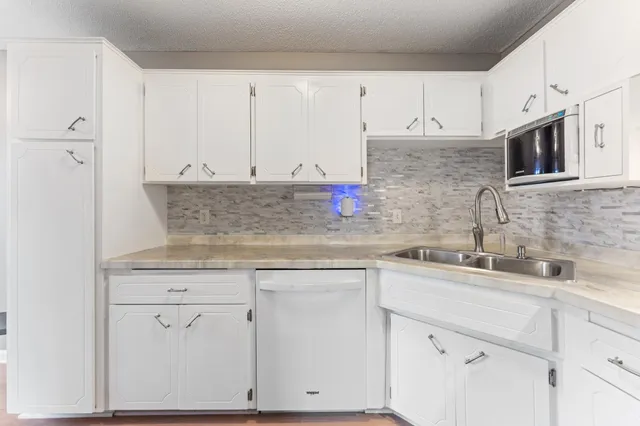 $240,000 | 14960 Dodd Boulevard, Rosemount, MN 55068