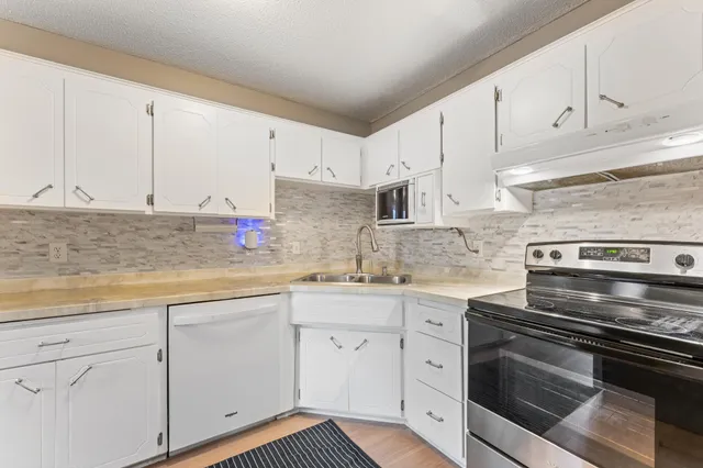 $240,000 | 14960 Dodd Boulevard, Rosemount, MN 55068