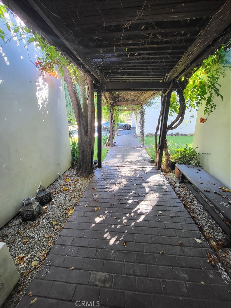 191 Dapplegray Road Bell Canyon, CA 91307 - Photo 4 of 32