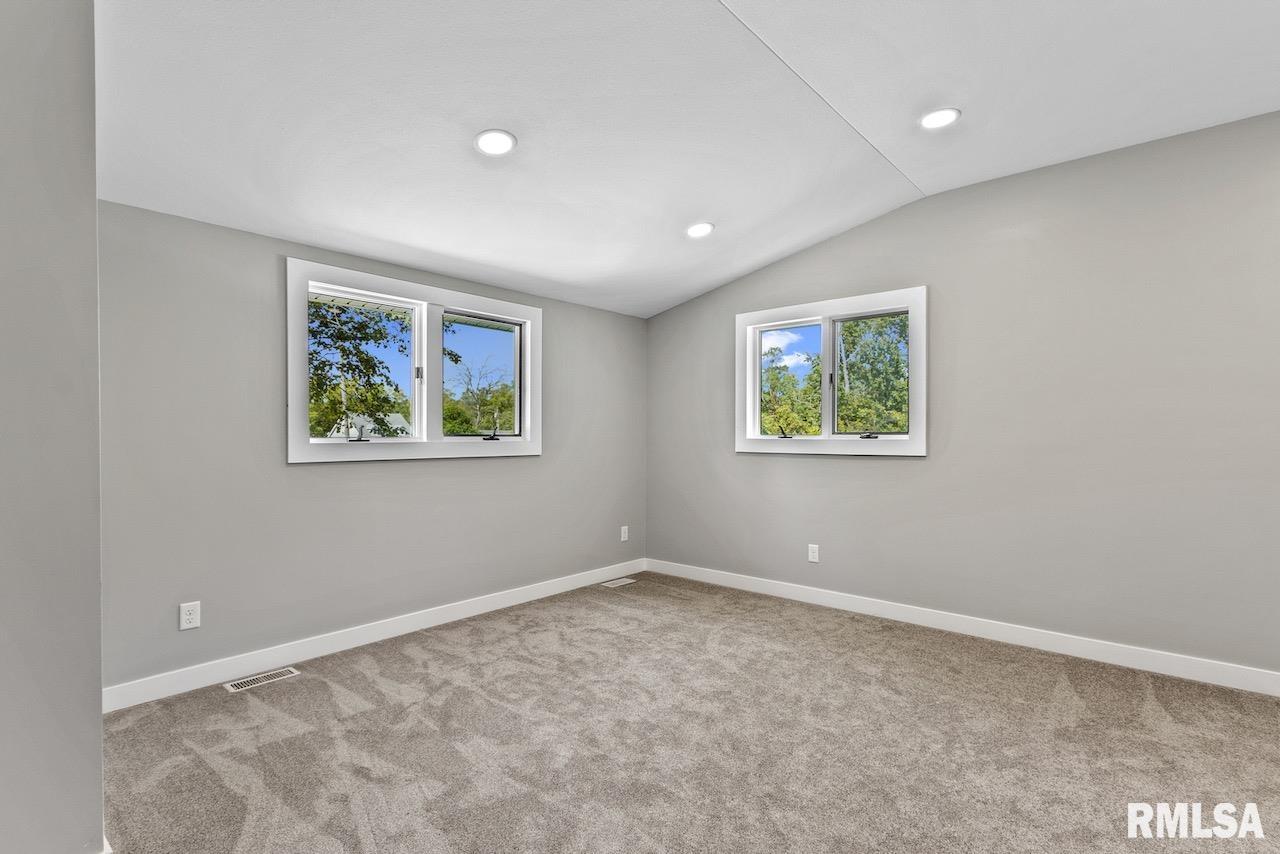23054 Farmdale Road Washington, IL 61571 - Photo 15 of 39 Gallery Image 15