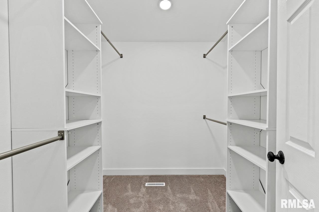 23054 Farmdale Road Washington, IL 61571 - Photo 16 of 39 Gallery Image 16