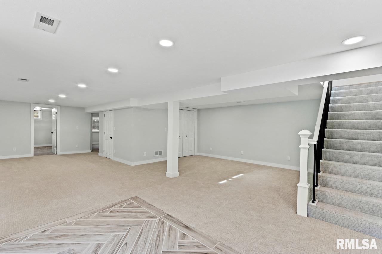 23054 Farmdale Road Washington, IL 61571 - Photo 23 of 39 Gallery Image 23