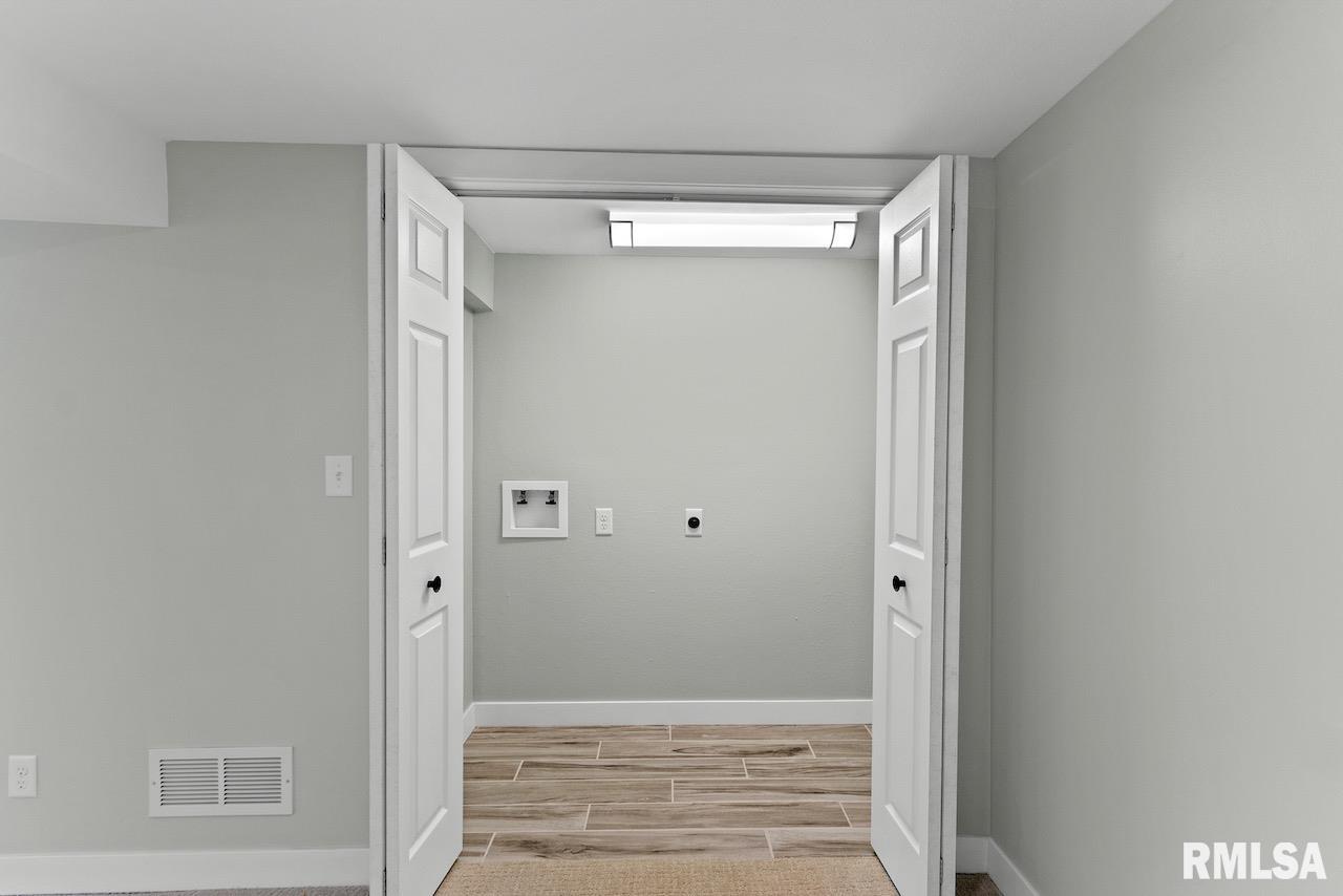 23054 Farmdale Road Washington, IL 61571 - Photo 26 of 39 Gallery Image 26