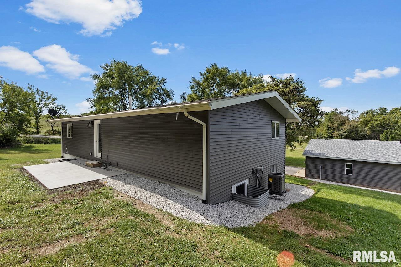 23054 Farmdale Road Washington, IL 61571 - Photo 32 of 39 Gallery Image 32