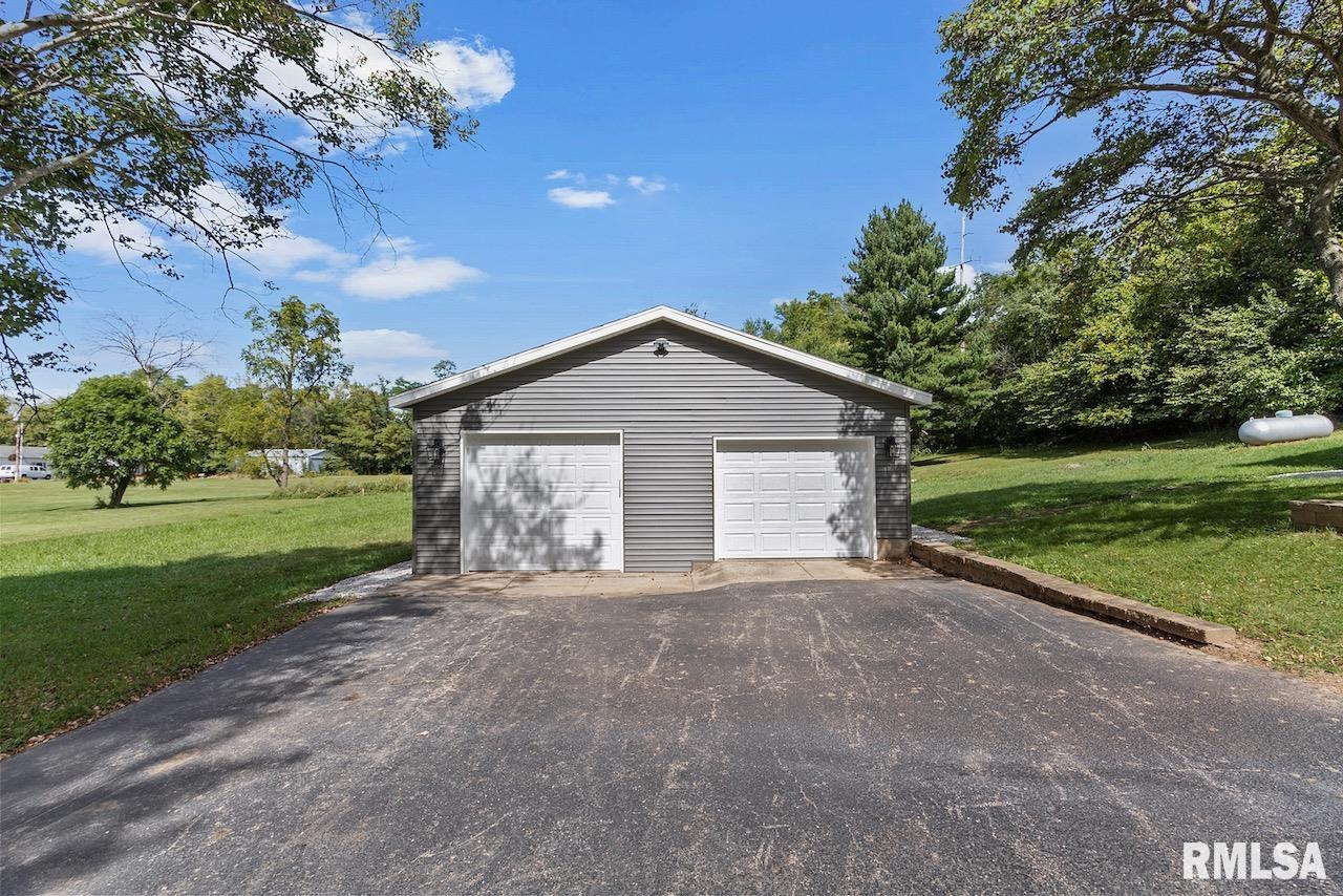 23054 Farmdale Road Washington, IL 61571 - Photo 34 of 39 Gallery Image 34
