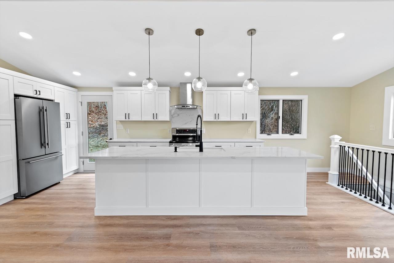 23054 Farmdale Road Washington, IL 61571 - Photo 8 of 39 Gallery Image 8