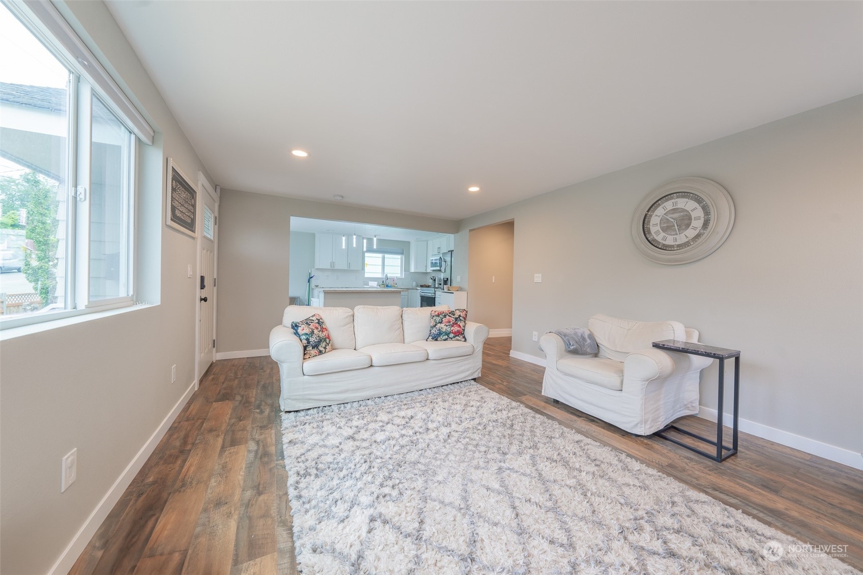 5515 South Bangor Street Seattle, WA 98178 - Photo 7 of 33 a living room with furniture and a window