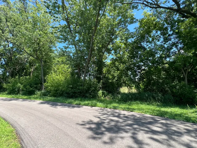 $115,000 | 35105 Ingleside Drive, Ingleside, IL 60041