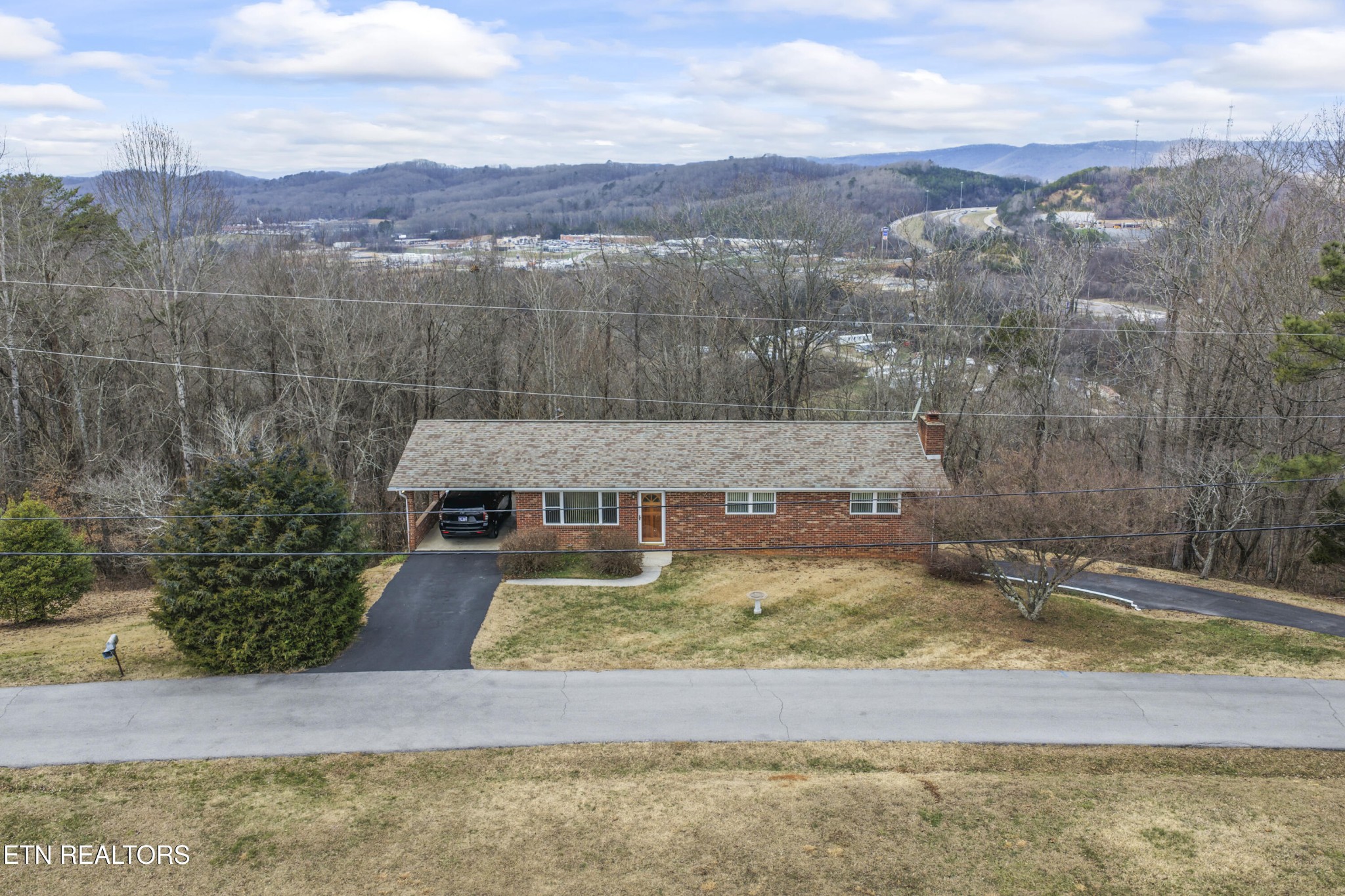 145 Short Street Kingston, TN 37763 - Photo 25 of 29 a view of a house with a yard