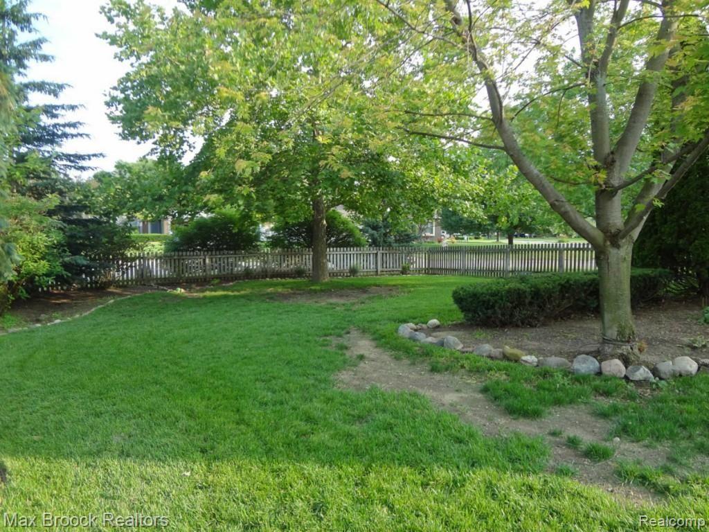 5276 Timber Ridge Trail Clarkston, MI 48346 - Photo 2 of 21 Spacious Fenced Yard