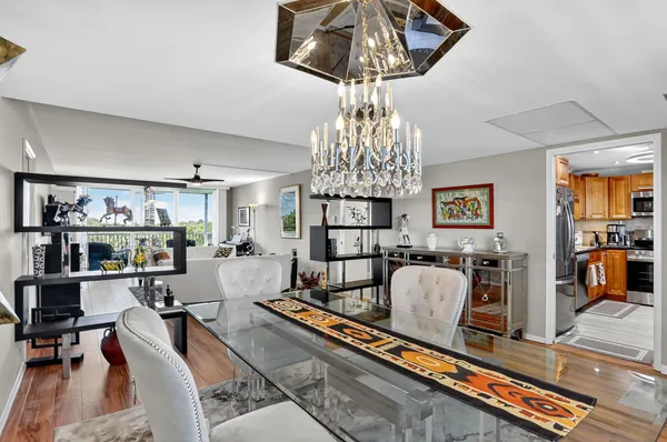 $310,000 | 3960 Oaks Clubhouse Drive, Unit 504, Pompano Beach, FL 33069