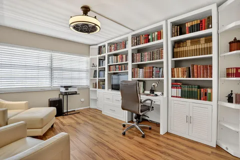 $310,000 | 3960 Oaks Clubhouse Drive, Unit 504, Pompano Beach, FL 33069