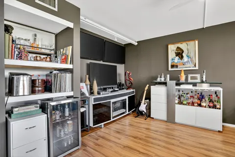 $310,000 | 3960 Oaks Clubhouse Drive, Unit 504, Pompano Beach, FL 33069