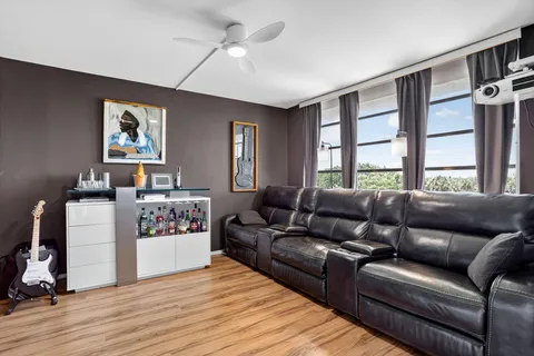 $310,000 | 3960 Oaks Clubhouse Drive, Unit 504, Pompano Beach, FL 33069