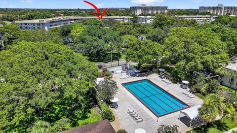 $310,000 | 3960 Oaks Clubhouse Drive, Unit 504, Pompano Beach, FL 33069