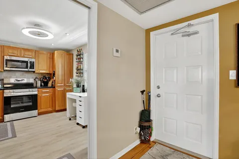 $310,000 | 3960 Oaks Clubhouse Drive, Unit 504, Pompano Beach, FL 33069