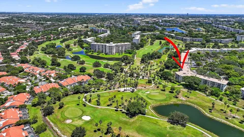 $310,000 | 3960 Oaks Clubhouse Drive, Unit 504, Pompano Beach, FL 33069