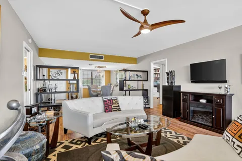 $310,000 | 3960 Oaks Clubhouse Drive, Unit 504, Pompano Beach, FL 33069