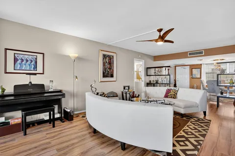 $310,000 | 3960 Oaks Clubhouse Drive, Unit 504, Pompano Beach, FL 33069