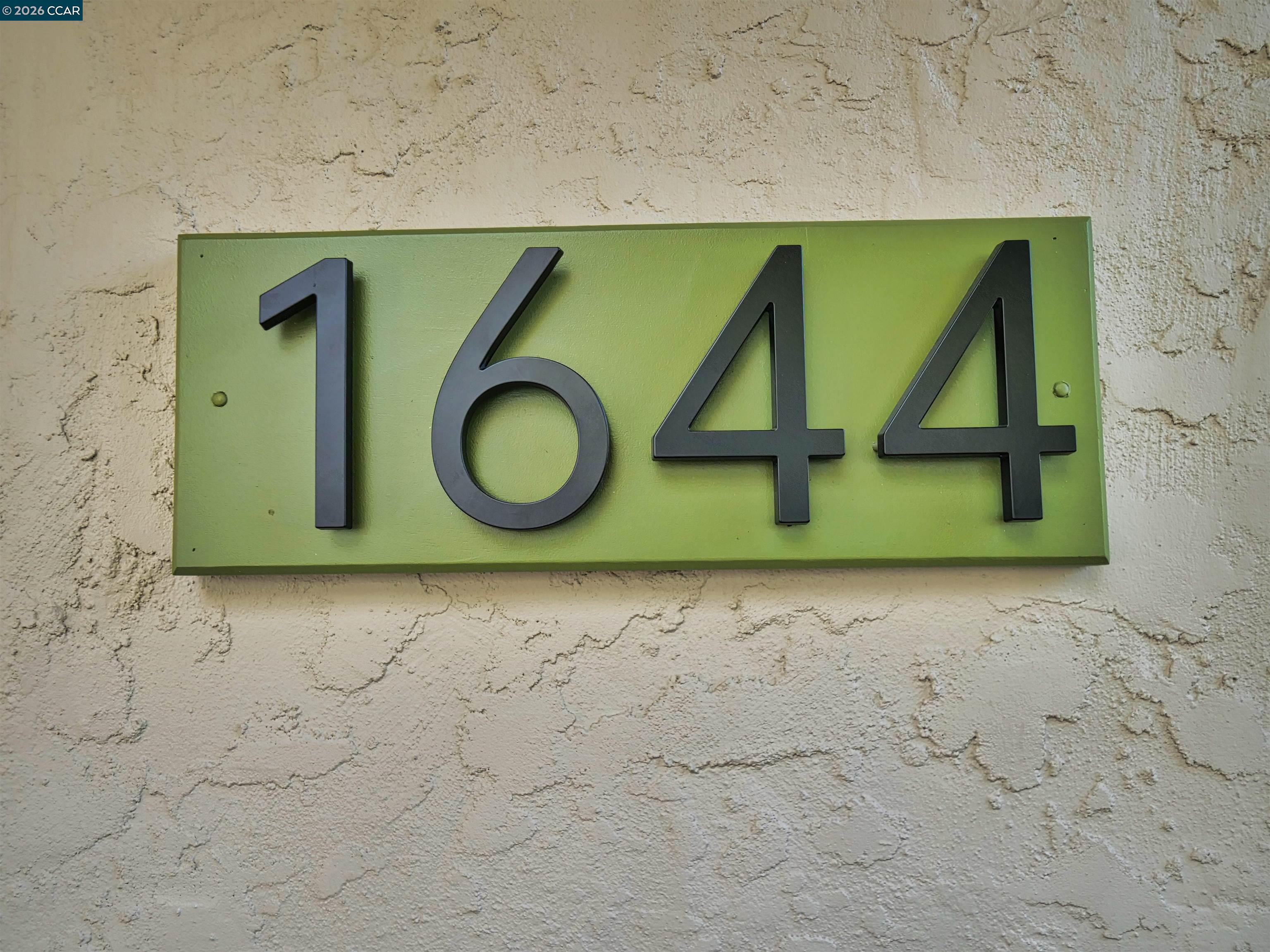 995 Virginia Street Berkeley, CA 94710 - Photo 33 of 59 a view of a wooden door