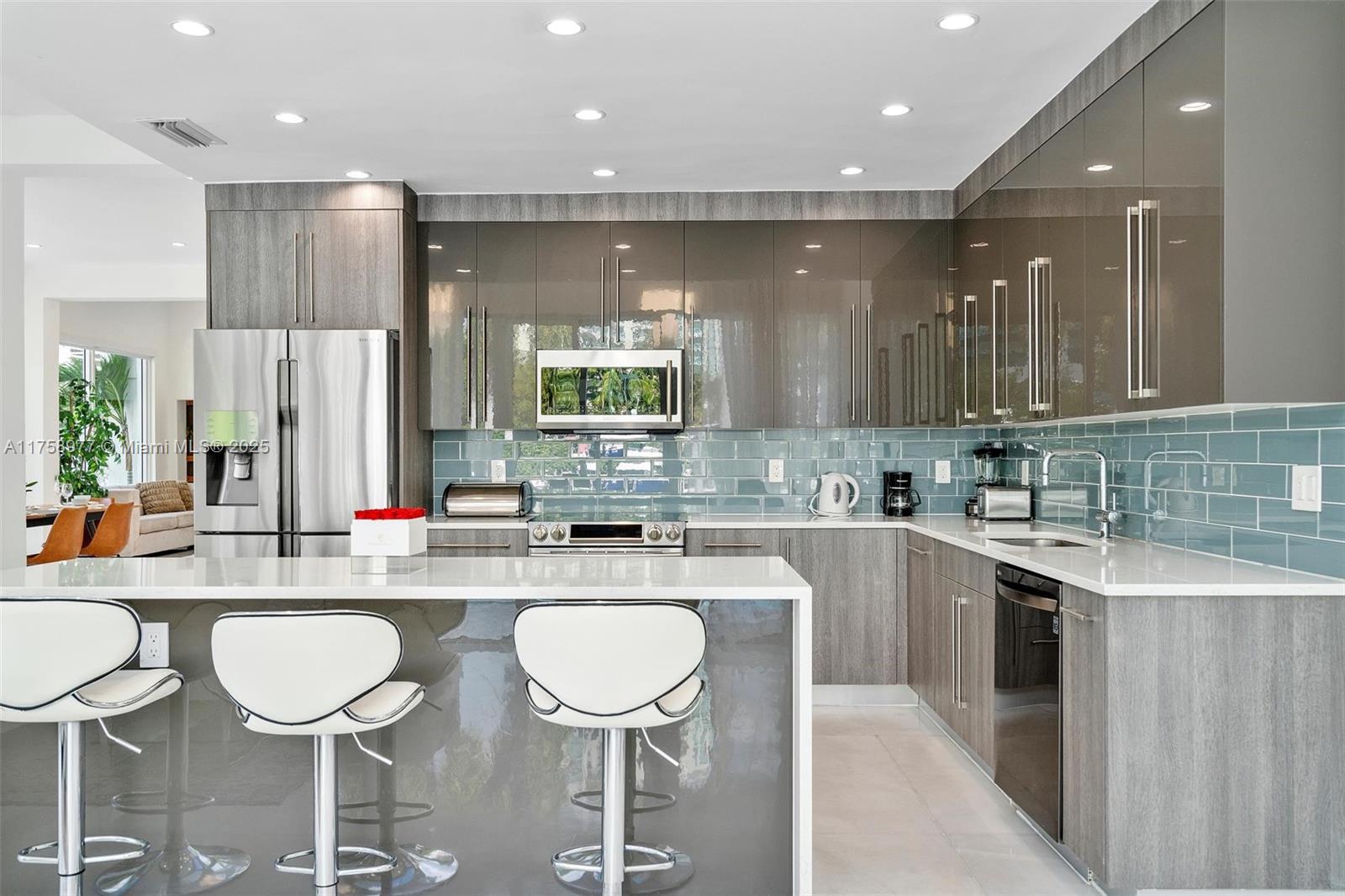 201 Atlantic Isle Sunny Isles Beach, FL 33160 - Photo 17 of 42