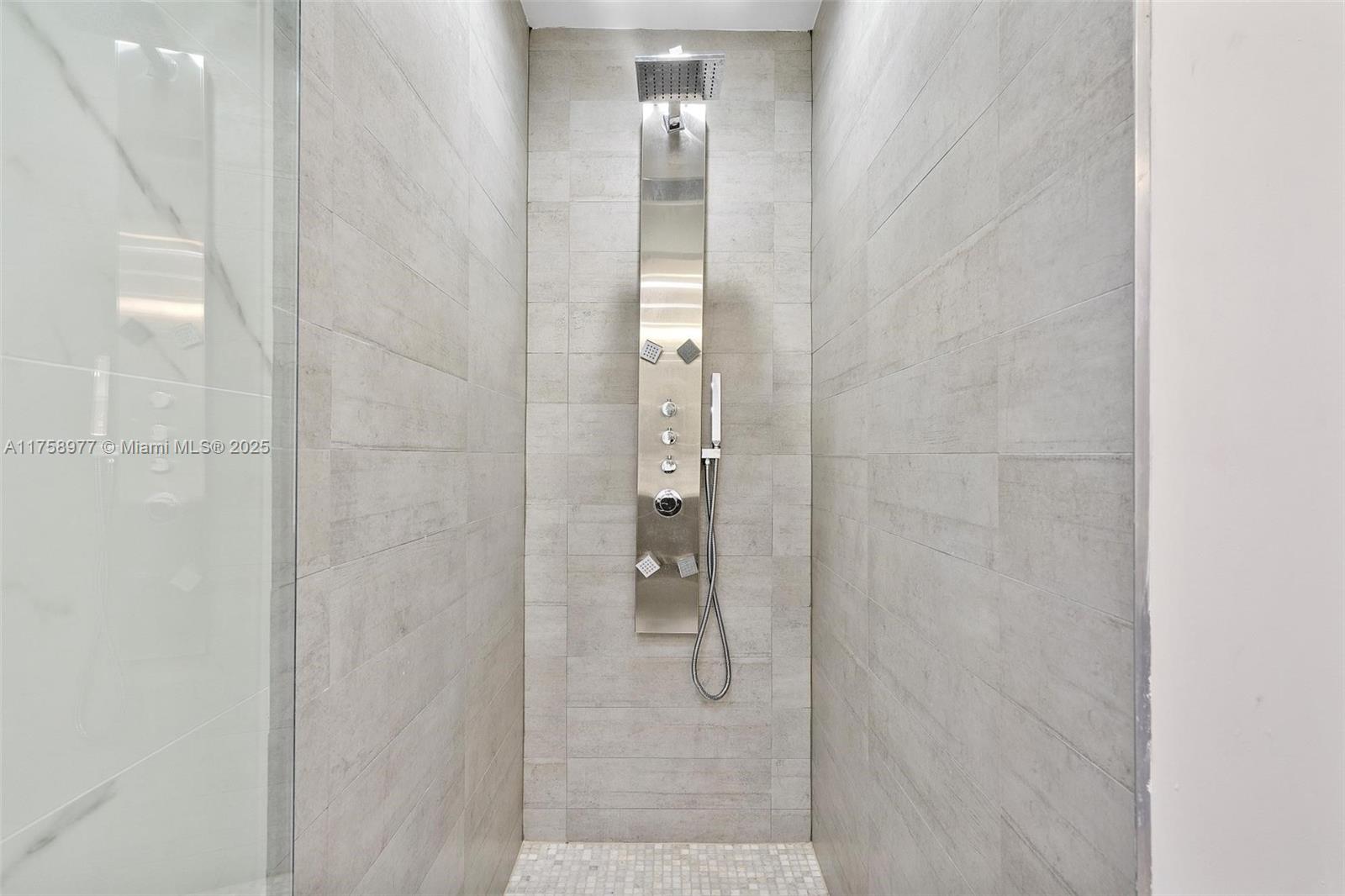 201 Atlantic Isle Sunny Isles Beach, FL 33160 - Photo 21 of 42