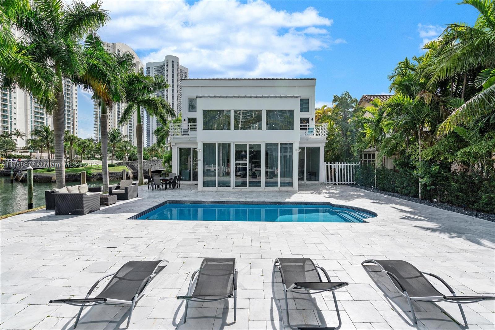 201 Atlantic Isle Sunny Isles Beach, FL 33160 - Photo 38 of 42