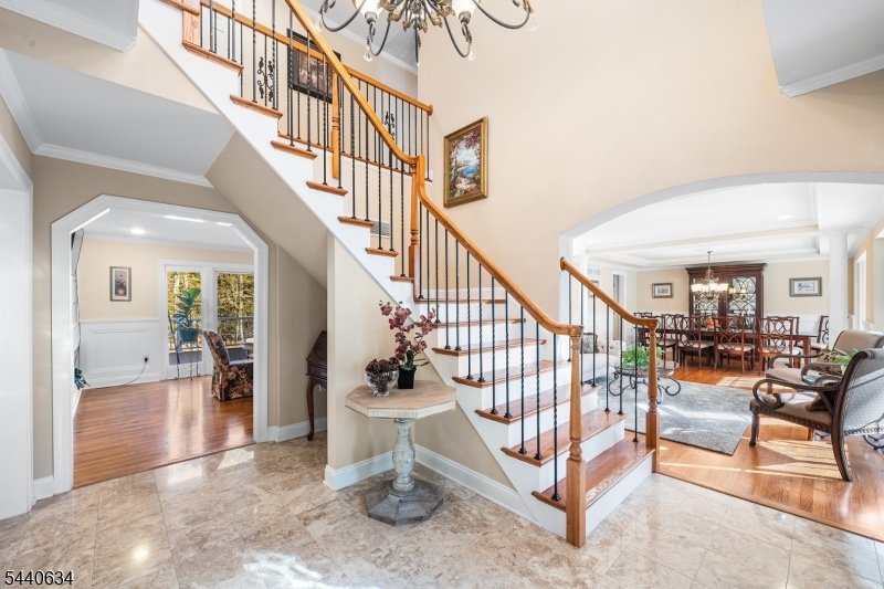 21 Angus Lane Warren, NJ 07059 - Photo 5 of 48